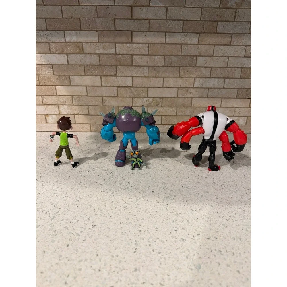 Ben 10 Figure Bundle‎ - Picture 2 of 2